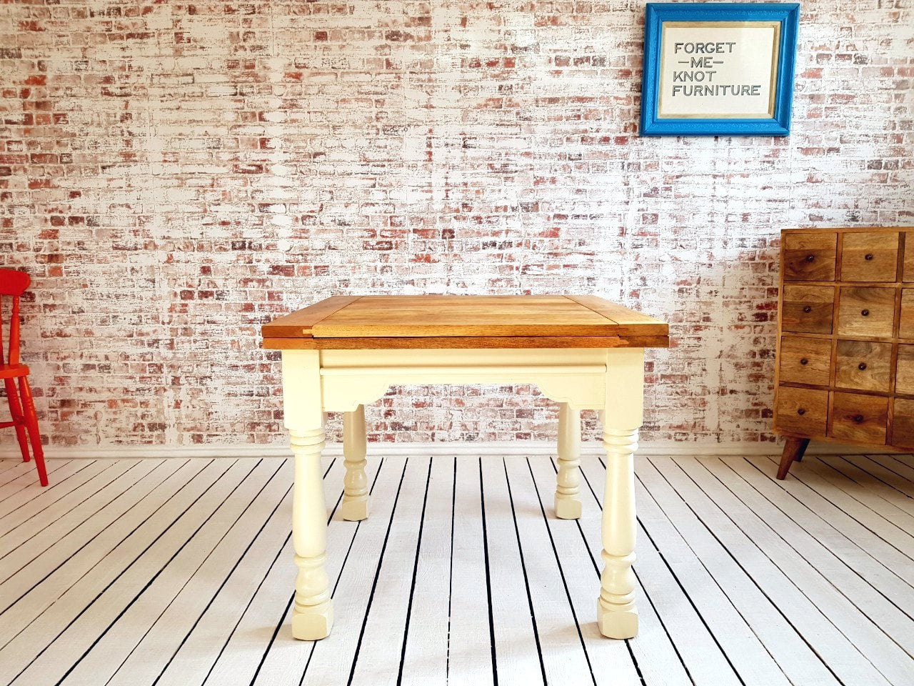 Extending Rustic Farmhouse Dining Table Set - Space Saving, Extendable