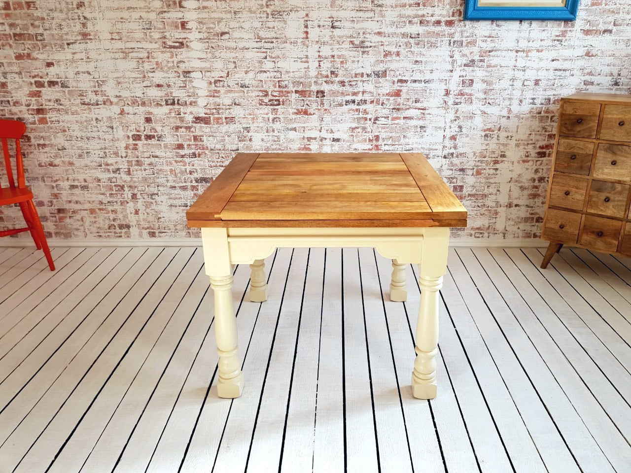 Extending Rustic Farmhouse Dining Table Set - Space Saving, Extendable