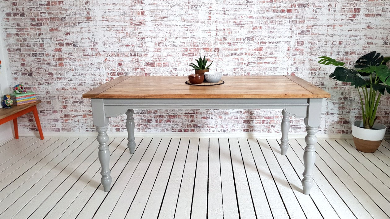 Extendable Traditional Farmhouse Dining Table Set with Turned Legs and Slat Back Chairs Bench